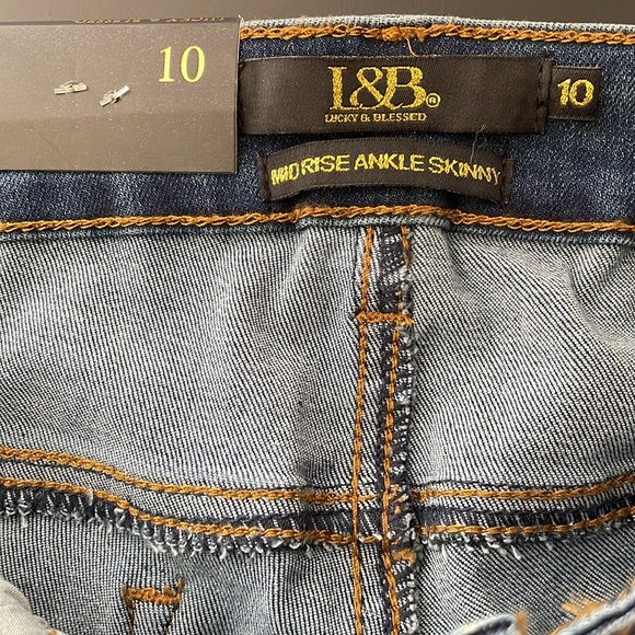 Lucky & Blessed Mid Rise Ankle Skinny Size 10 - Picture 6 of 8